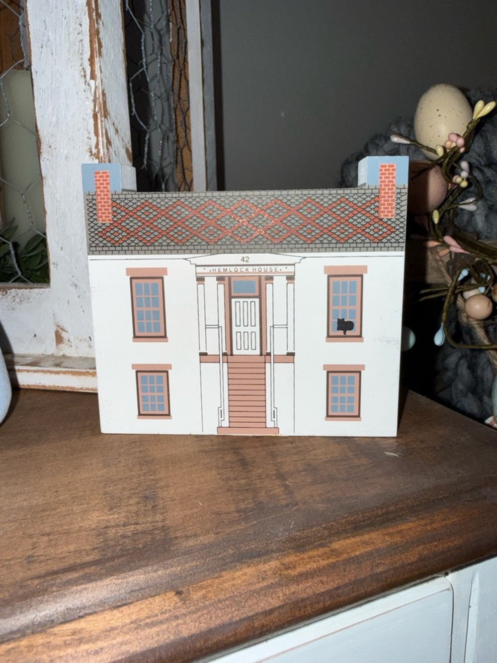 Longaberger Cream and Brown Hemlock House Decorative Block